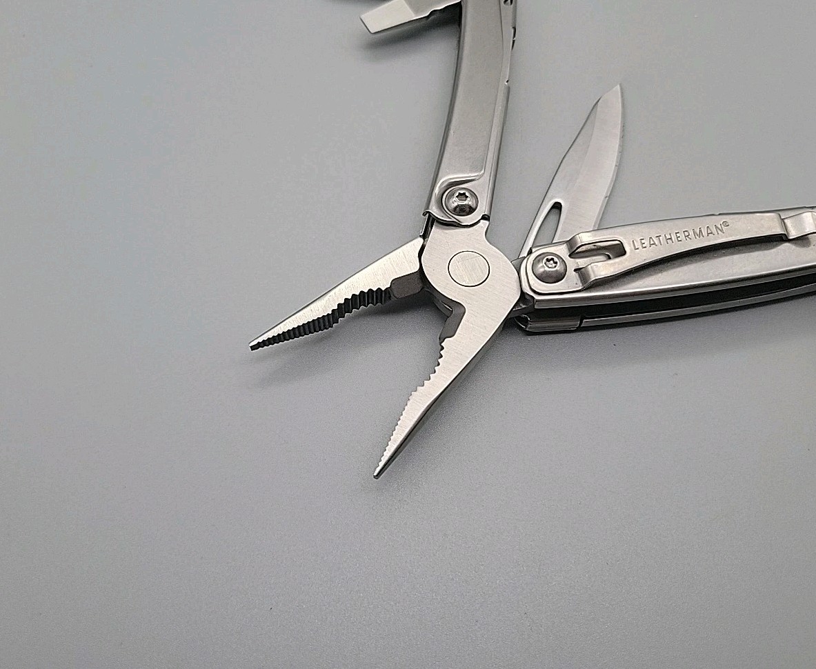 Leatherman Bolster Multi Tool – Pliers, Knife, File, Screwdrivers, Can Opener