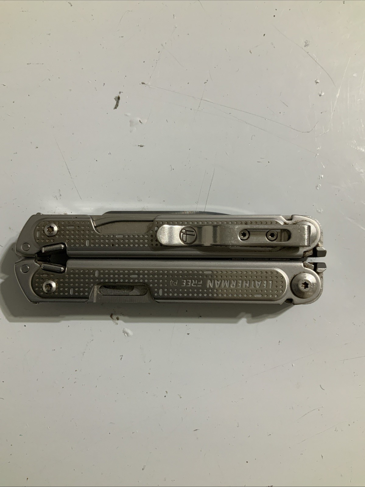 Leatherman Free P4 Stainless Steel Multi Tool Retired – V21