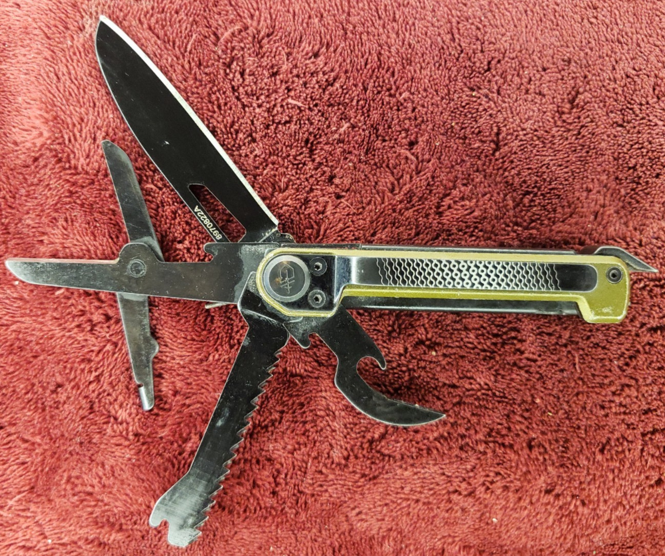 Gerber Armbar Scout Multi Tool 7 Tools Pocket Clip Black & Green