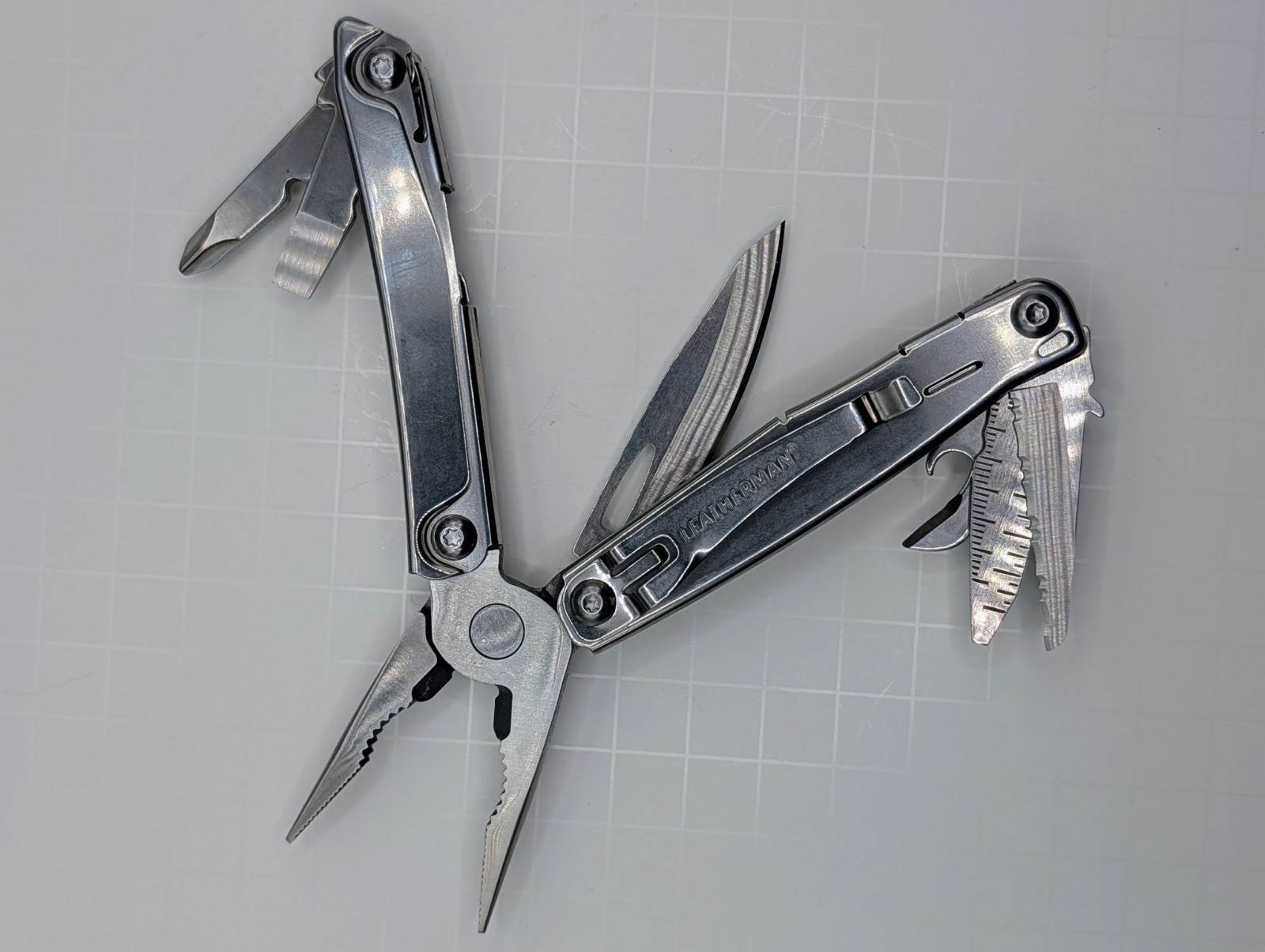 LEATHERMAN BOLSTER 13 TOOL STAINLESS STEEL MULTI-TOOL, EXCELLENT CONDITION!