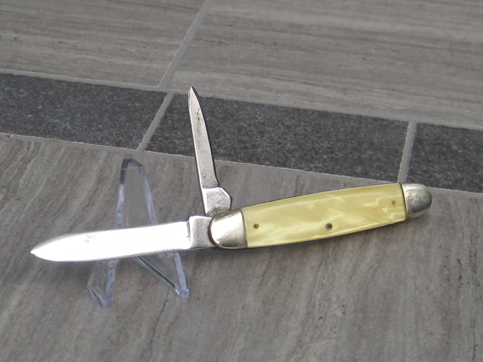 FISHERMAN’S FRIEND multi-tool (no sheath) and bonus Camillus pocketknife