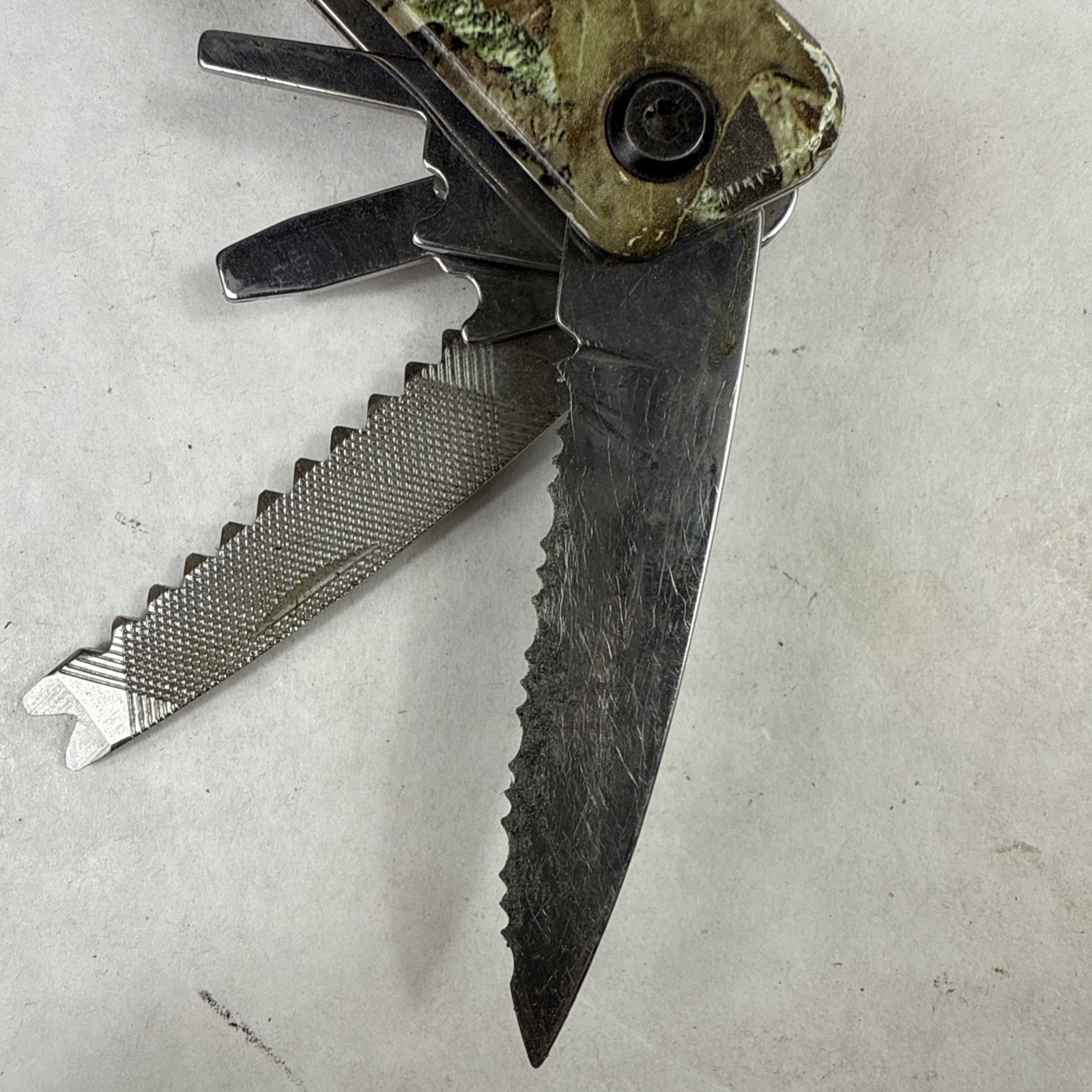 Camo Multi Tool Mossy Oak & Ozark Trail *See Photos Read