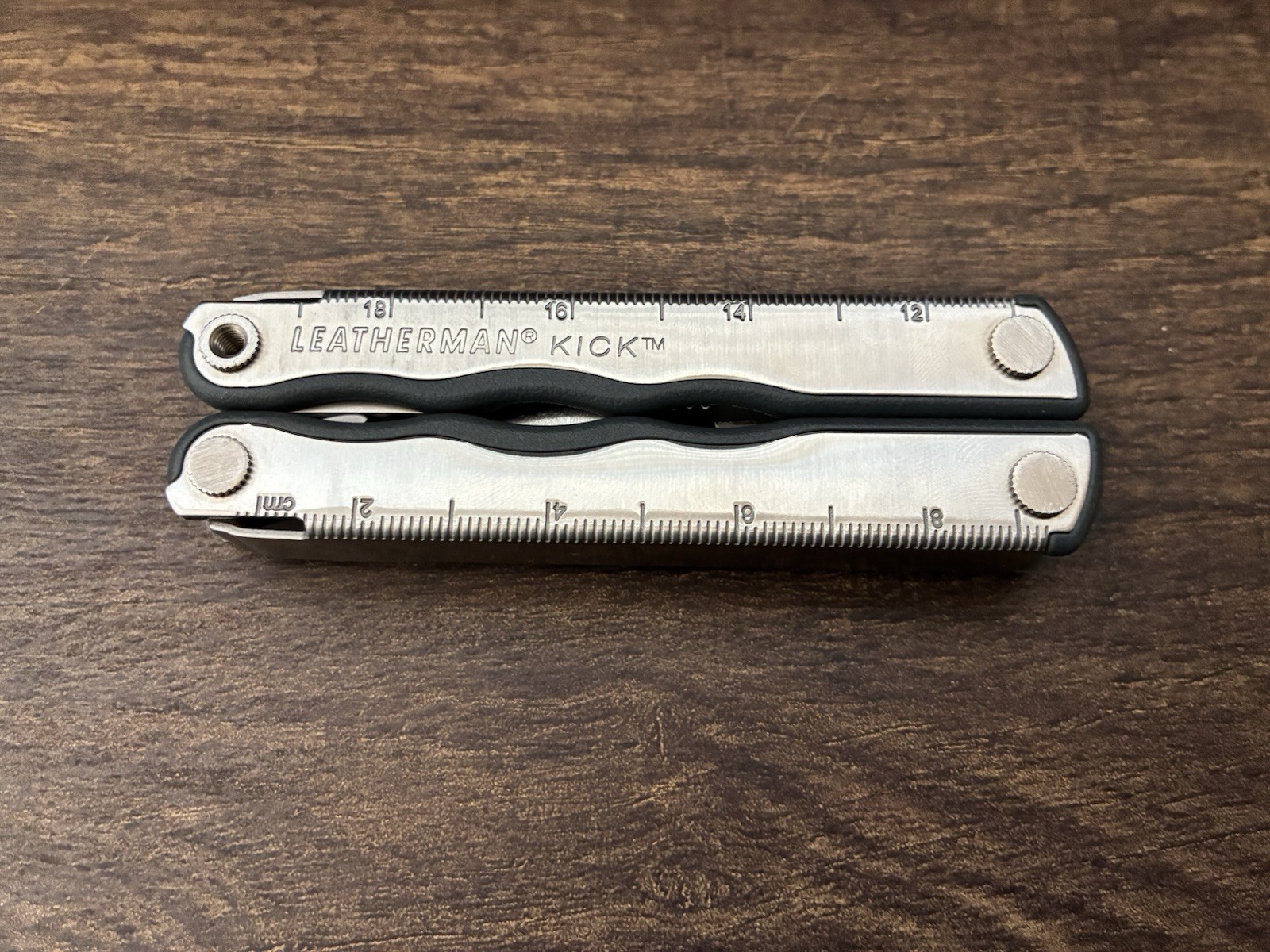 LEATHERMAN Kick Multi-Tool With Sheath