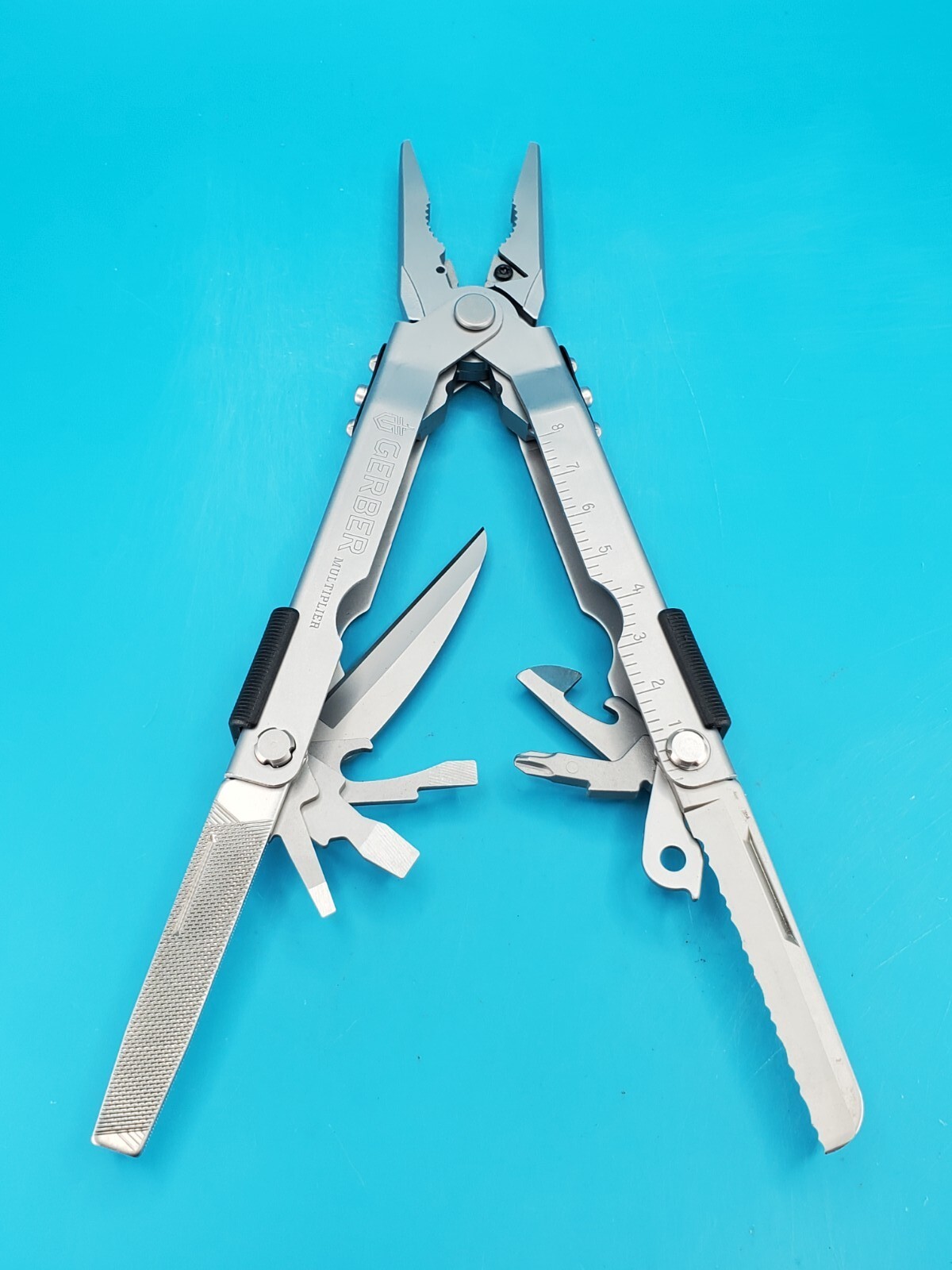 Gerber MP600 Silver Multi-Tool Needle Nose Pliers! EXCELLENT!
