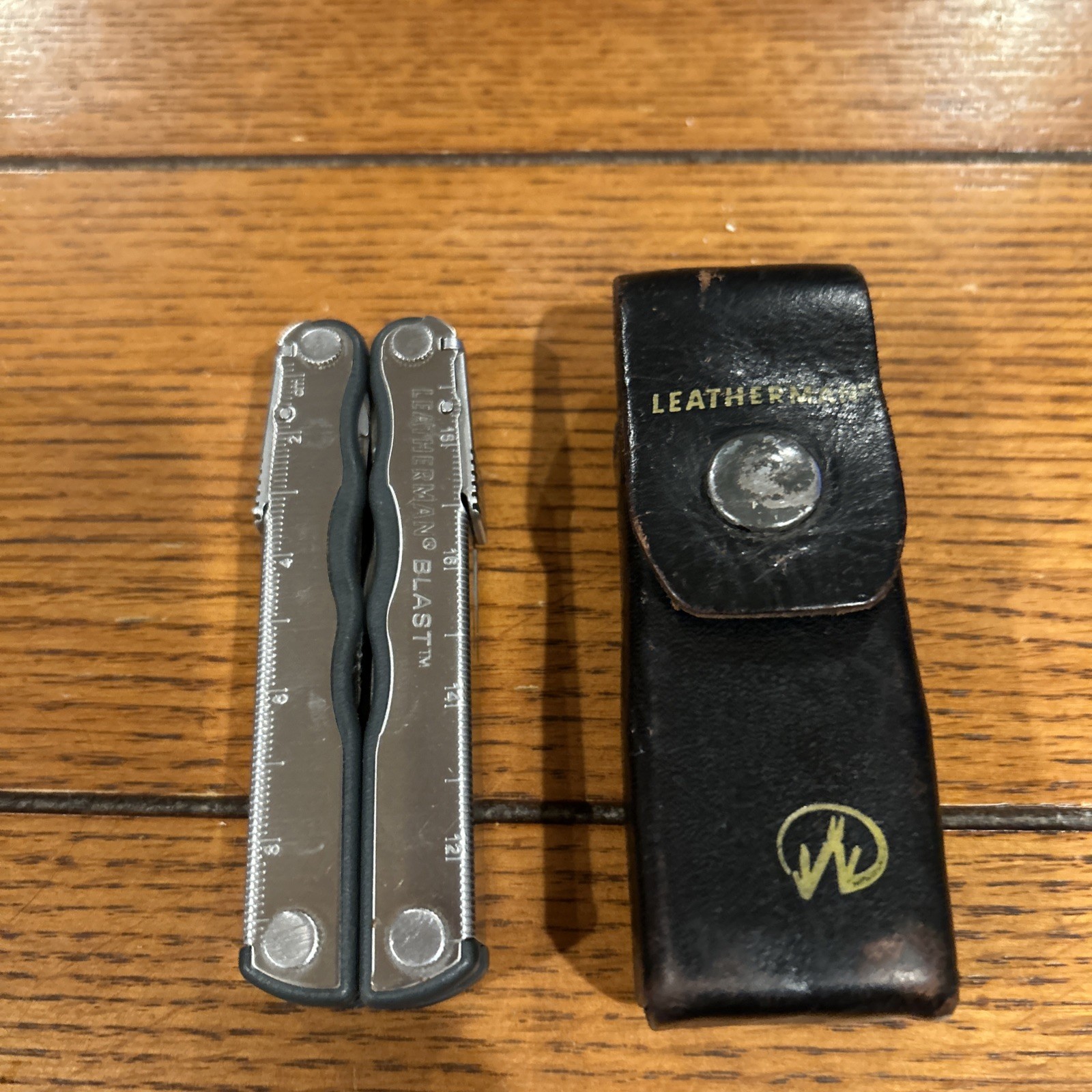 Leatherman BLAST Multi-Tool w/ Factory Sheath Retired 15 functions