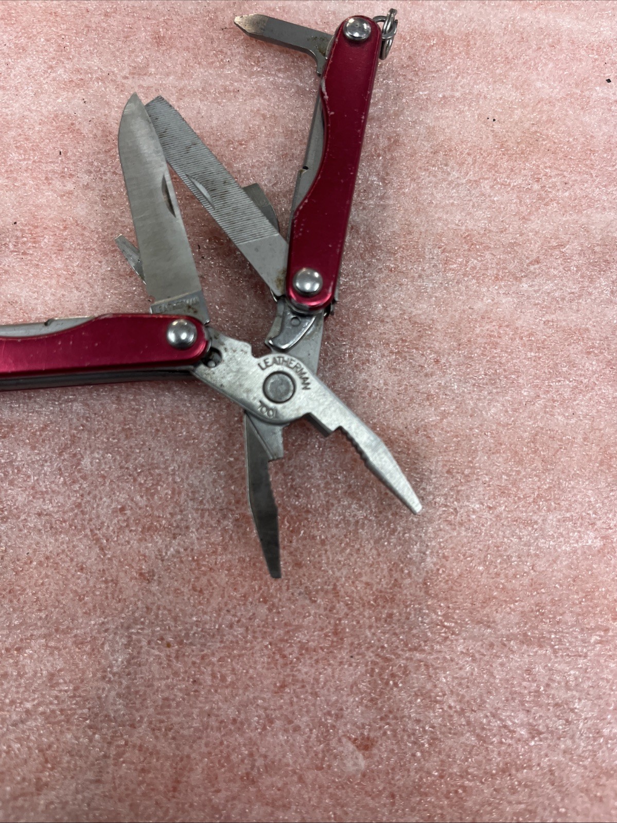Leatherman Squirt P4 Multi-Tool Key Ring Red Pliers Knife File