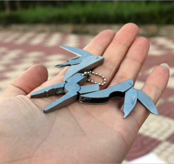 New Outdoor Mini Folding Muilti-functional Plier Clamp Keychain Outdoor