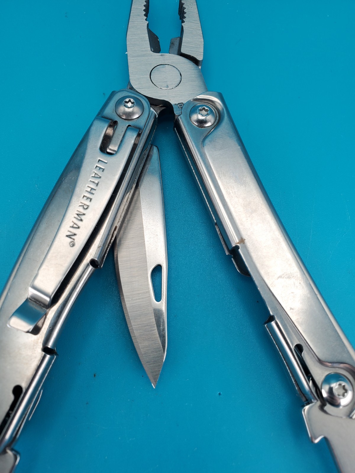 Leatherman Rev 3.8″ Multi-Tool, Stainless! *DUNCAN AVIATION*