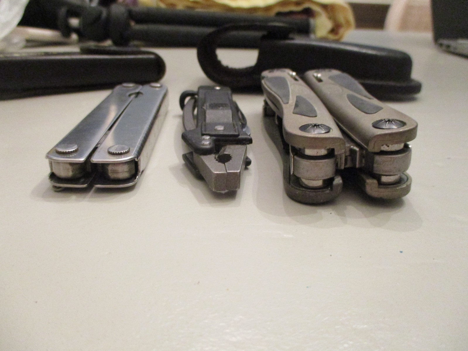 MULTI-TOOL SET (3) GERBER MP800 LEGEND+LEATHERMAN+SOG w/2 LEATHER CASES – NICE!