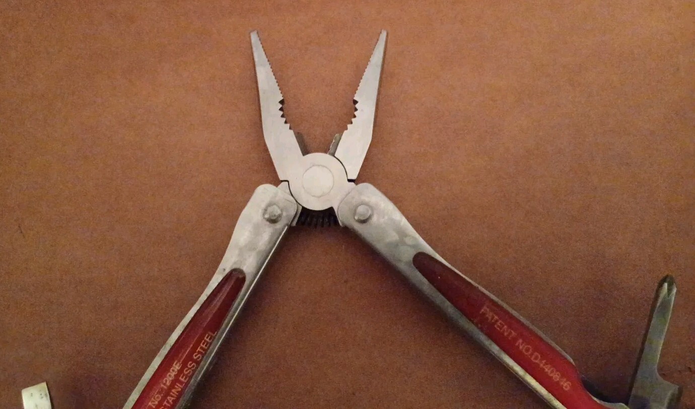 Sheffield Stainless Steel Multi Tool – No. 1200E