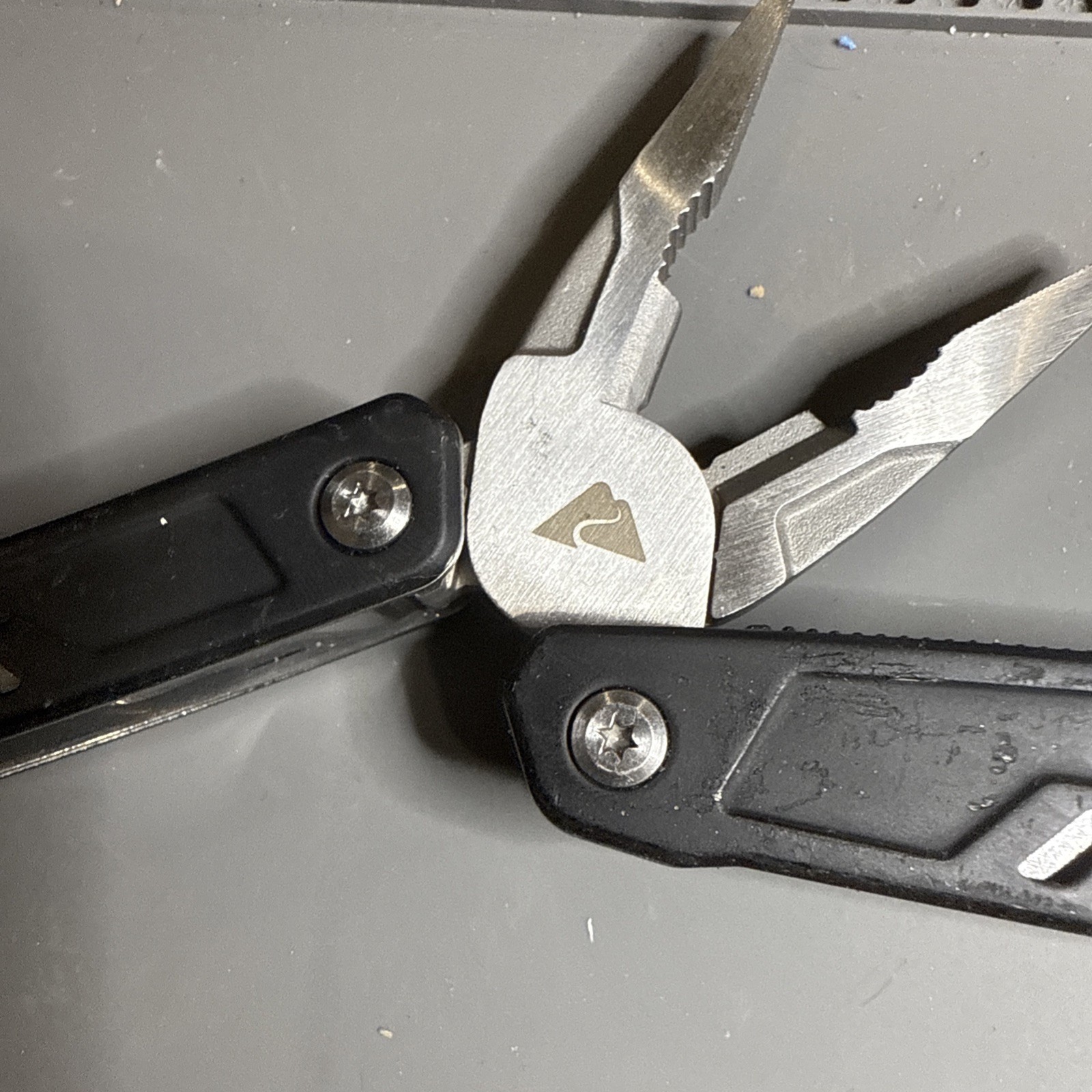 Ozark Trail 2119 17 in 1 Multitool