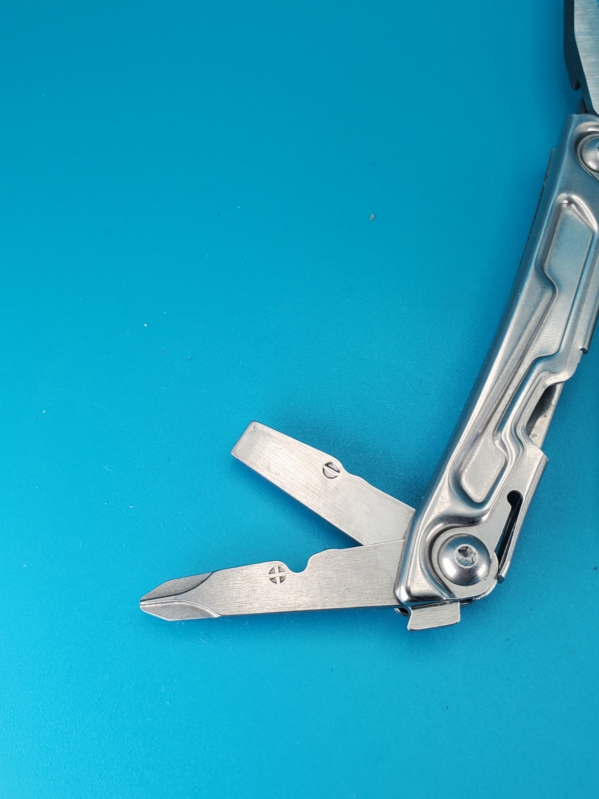 Leatherman Rev 3.8″ Multi-Tool, Stainless!