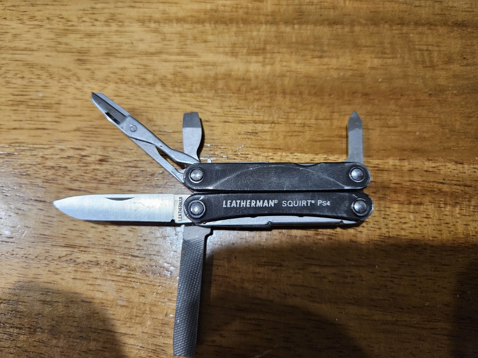 LEATHERMAN SQUIRT PS4 BLACK MULTI TOOL KEYCHAIN – DISCONTINUED / RETIRED – RARE