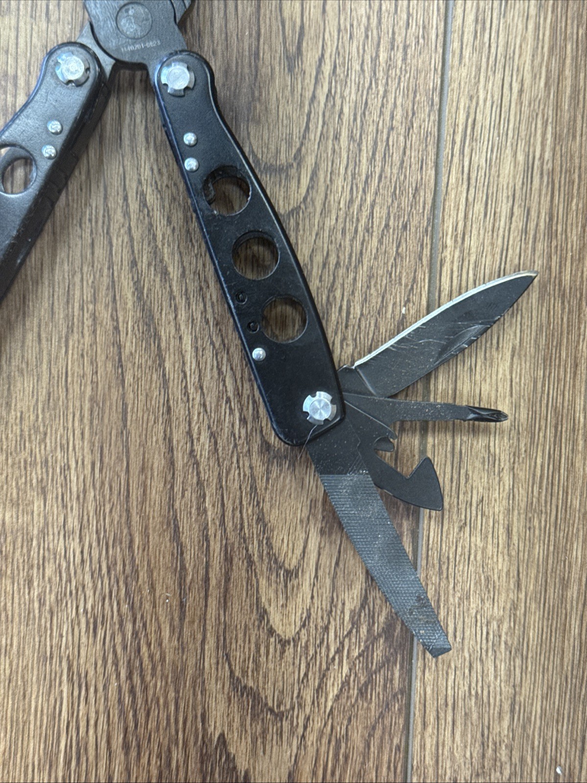 Used Smith & Wesson 16 Function Multi-Tool Black Knife