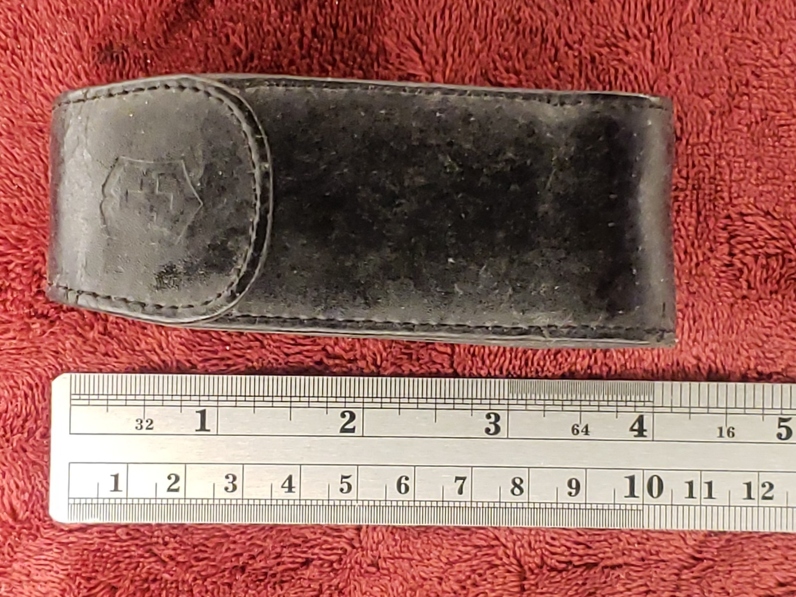 Victorinox 33256 Swiss Army Knife Clip Pouch, Large Black Leather VN4109923