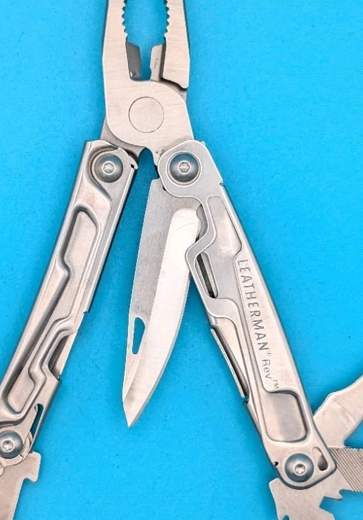 Leatherman Rev 3.8″ Multi-Tool, Stainless!