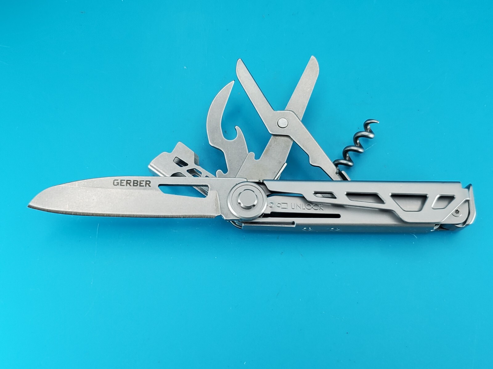 Gerber Armbar Drive Multi-Tool, Knife, Corkscrew, Scissors! NEW!