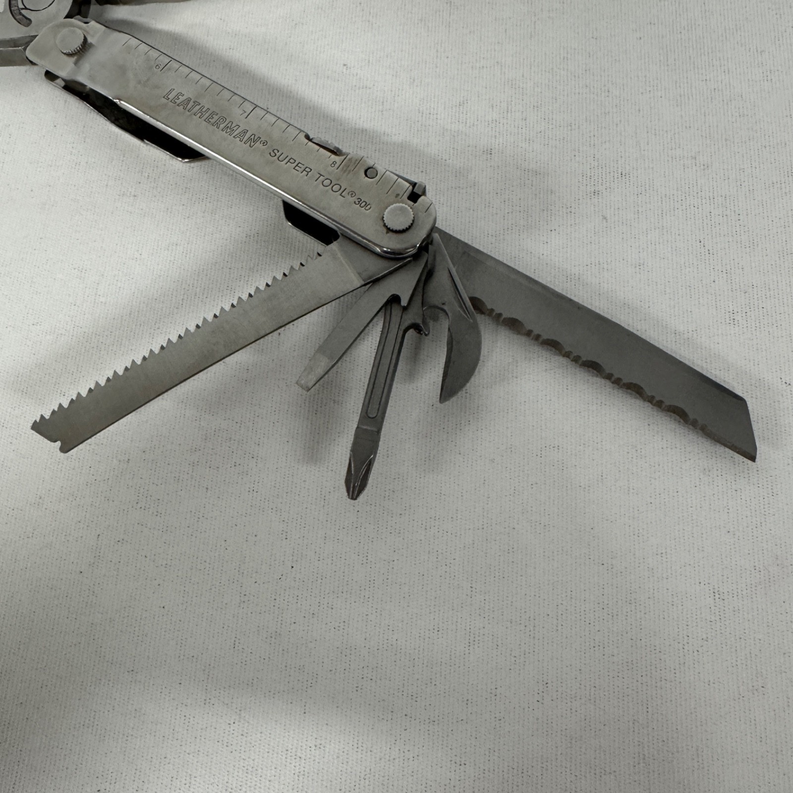 Leatherman Supertool Super Tool 300 Pliers Stainless Steel Multi Tool w/ Sheath