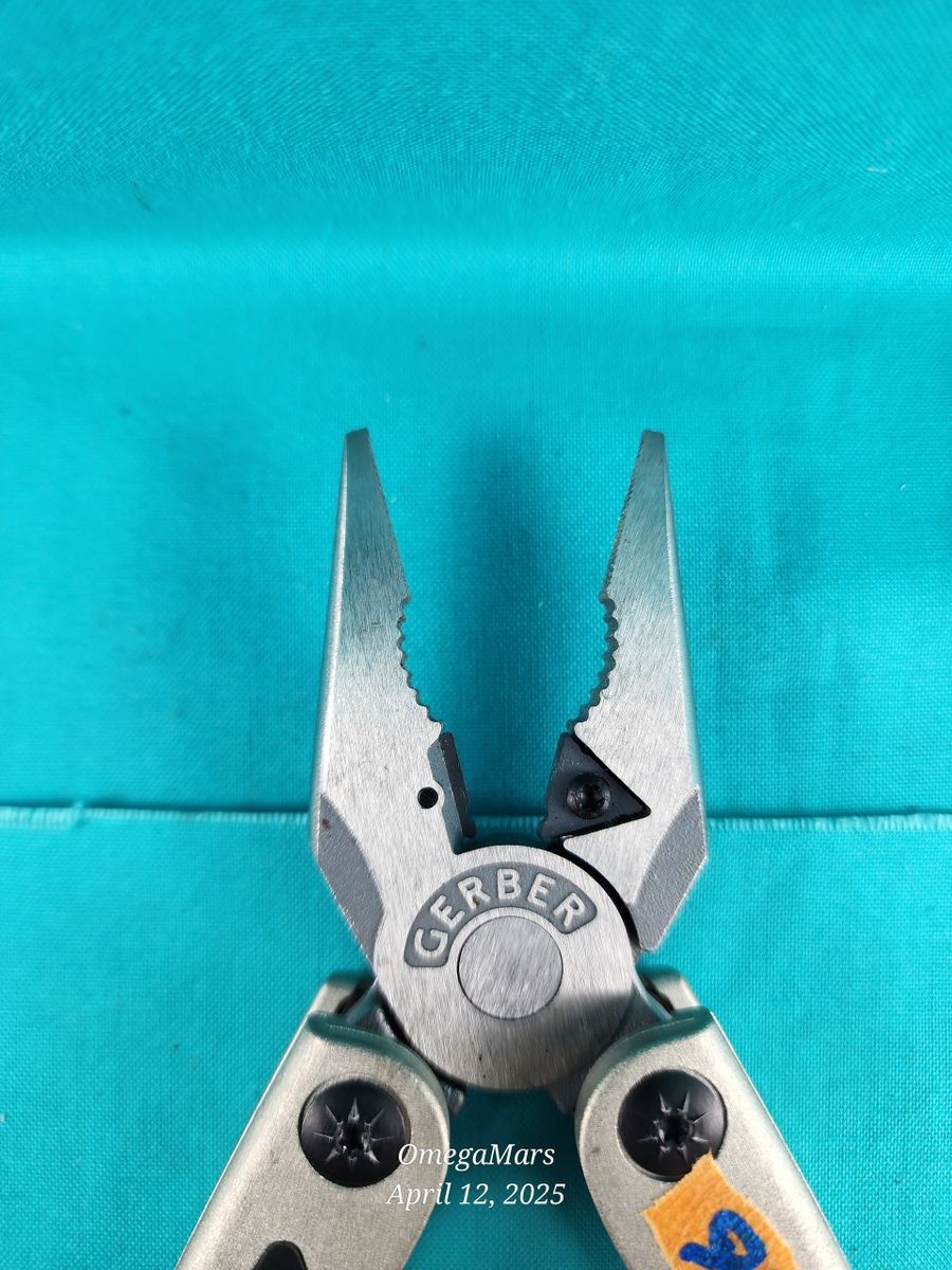 Gerber Multi-Plier 800 Legend #L6 w/Sheath looks/feels new