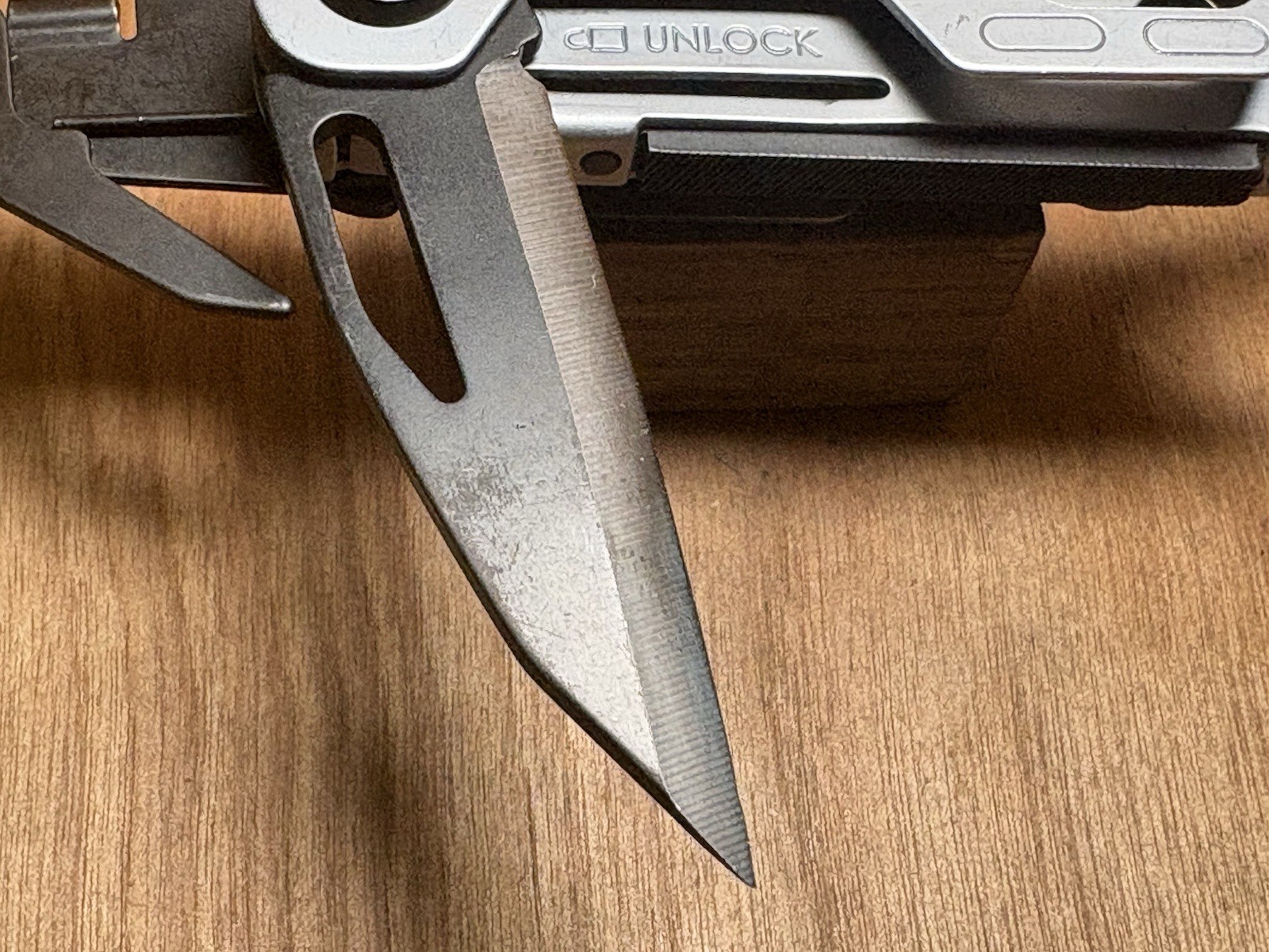 Gerber STAKE OUT Camp Tool 2.5″ Silver Plain Blade Carabiner 11 Tools EXCELLENT!