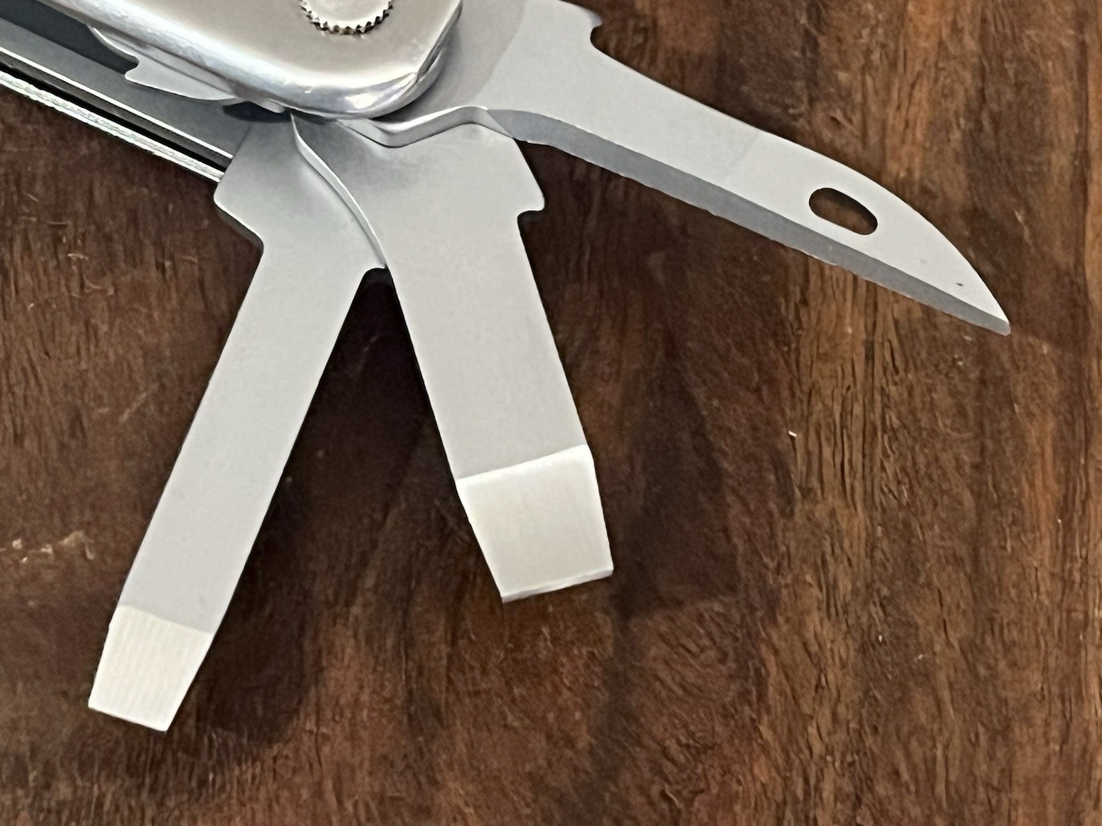 Leatherman Super Tool 300 Multitool SUPER NICE!! w/Beautiful Sheath