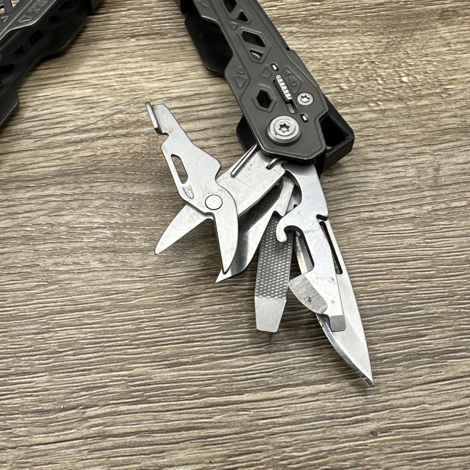 Gerber Truss Multi-Tool Pliers Knife Folding EDC FAST SHIPPING!