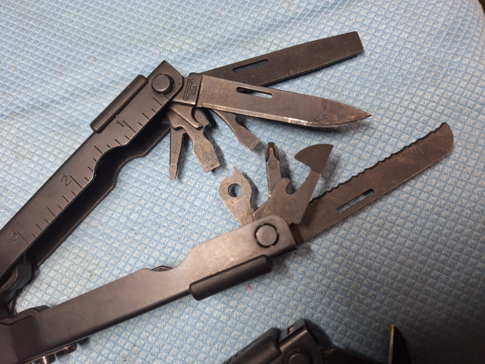 2 GERBER Multi Tool BLACK U.S.A. Camping Fishing EXCELLENT Lot 38