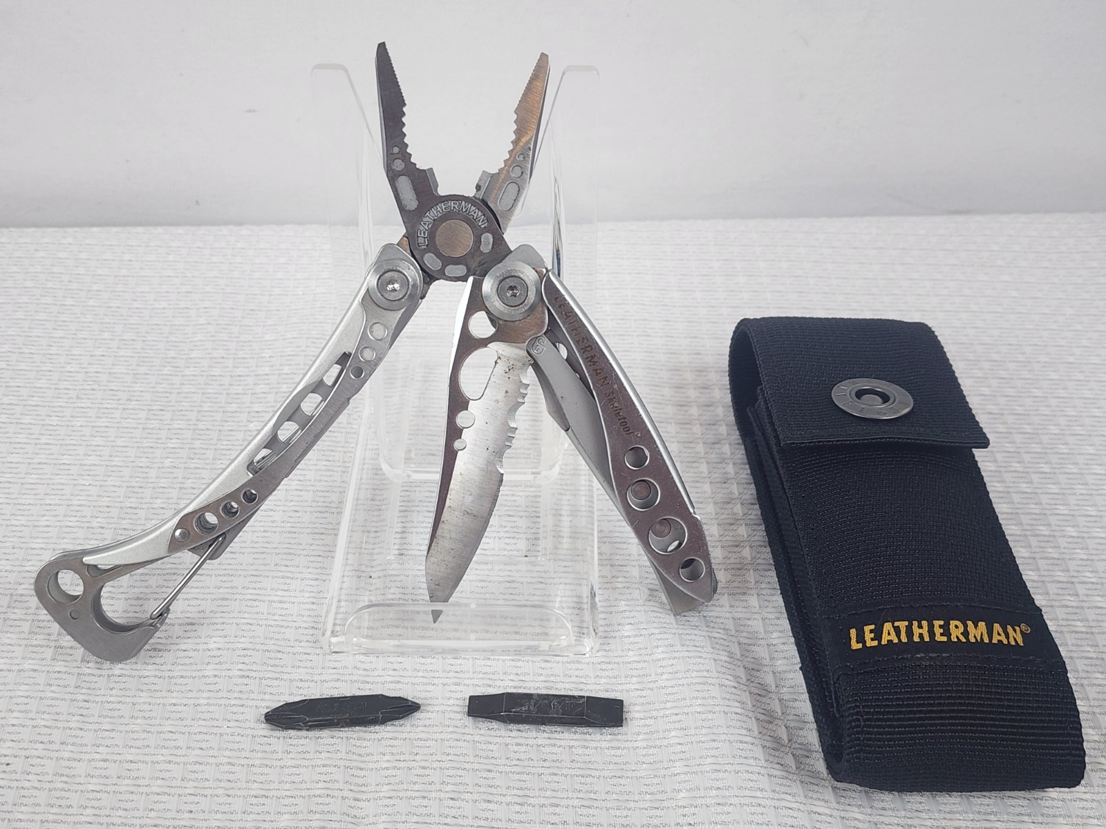 Leatherman Skeletool Multi Tool with Nylon Sheath & OEM Bits Used