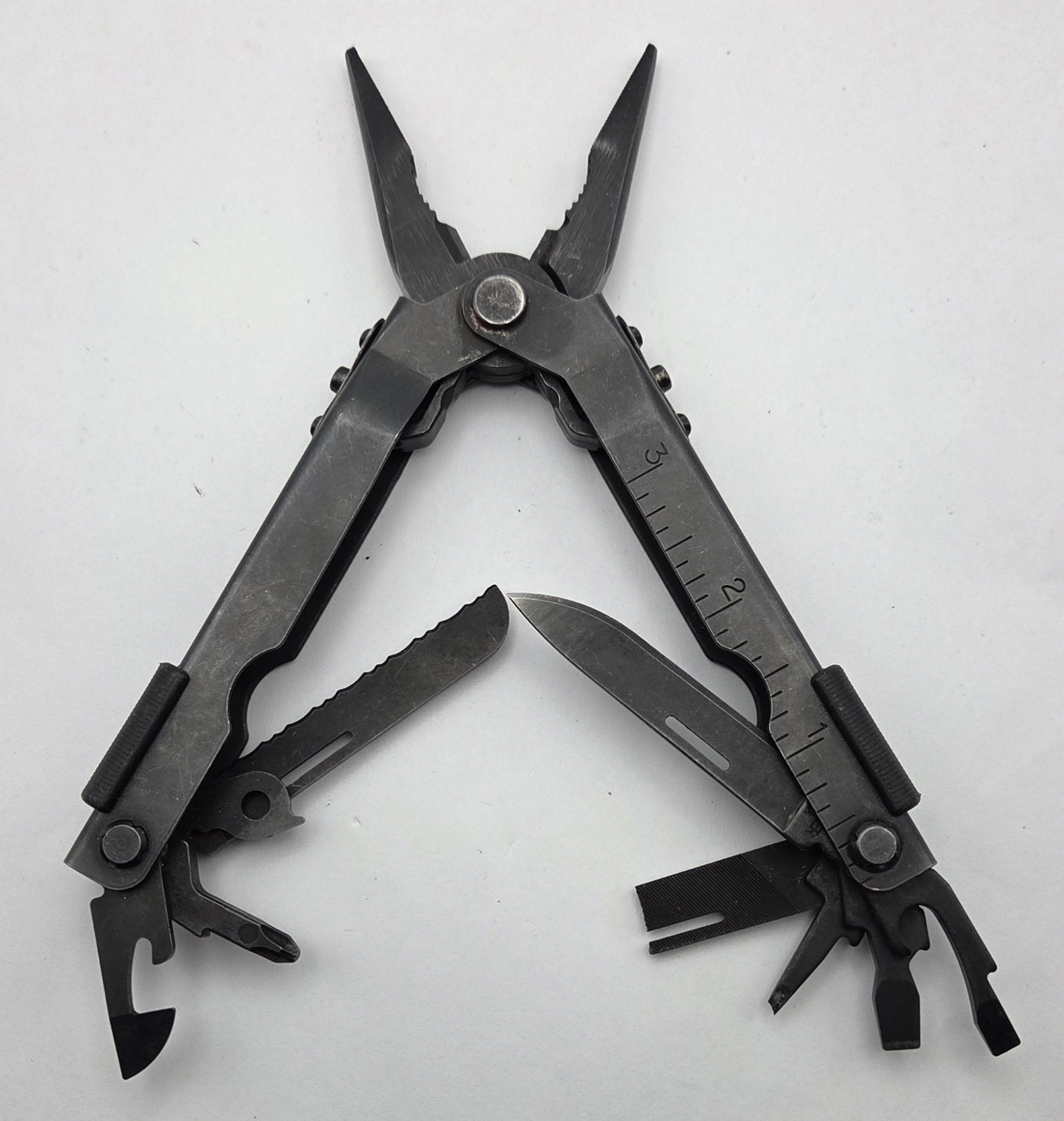 Gerber MP600 Multi-Plier Multi-Tool – Black Oxide Knife L-1
