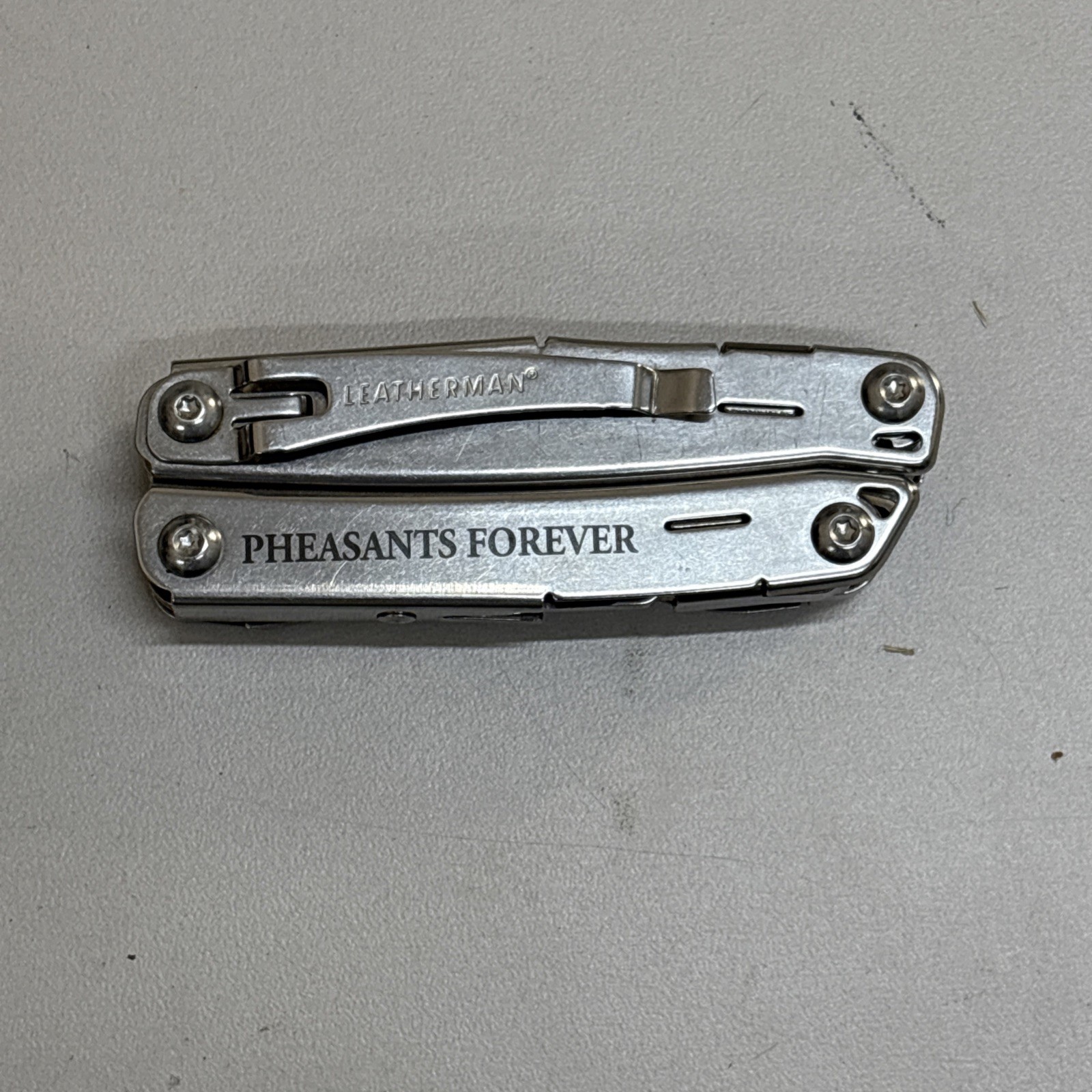 Leatherman Wingman Multitool with 14 tools Needle Nose pliers, wire cutter (024)