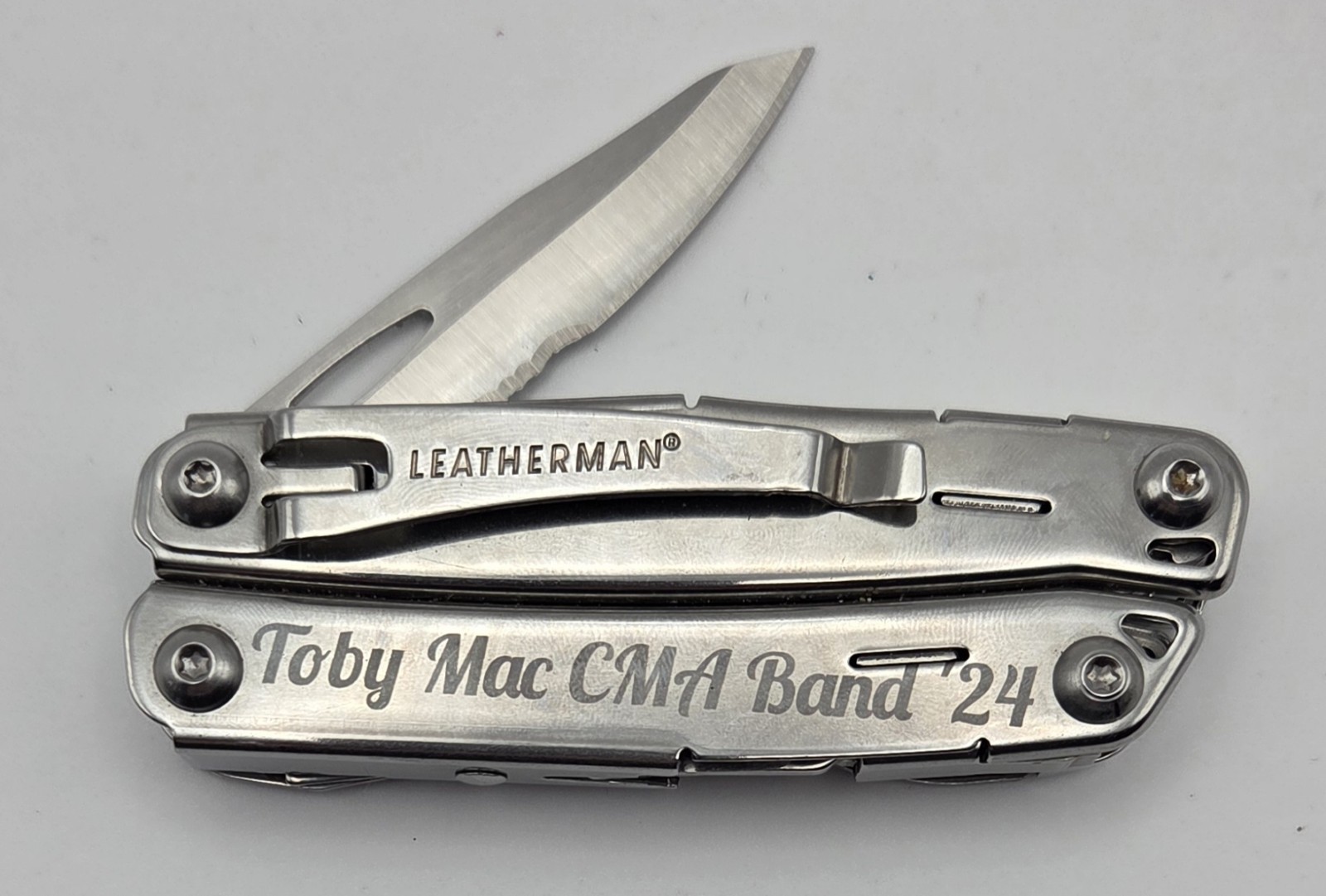 Leatherman Wingman Multi Tool Stainless Steel Made in USA Silver w/ Clip L2
