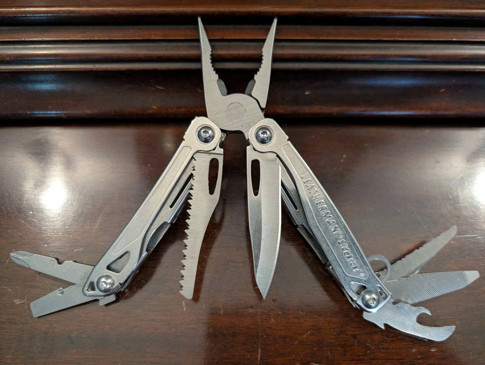 Leatherman Sidekick Multi-Tool, Knife, Pliers, Saw, EDC B