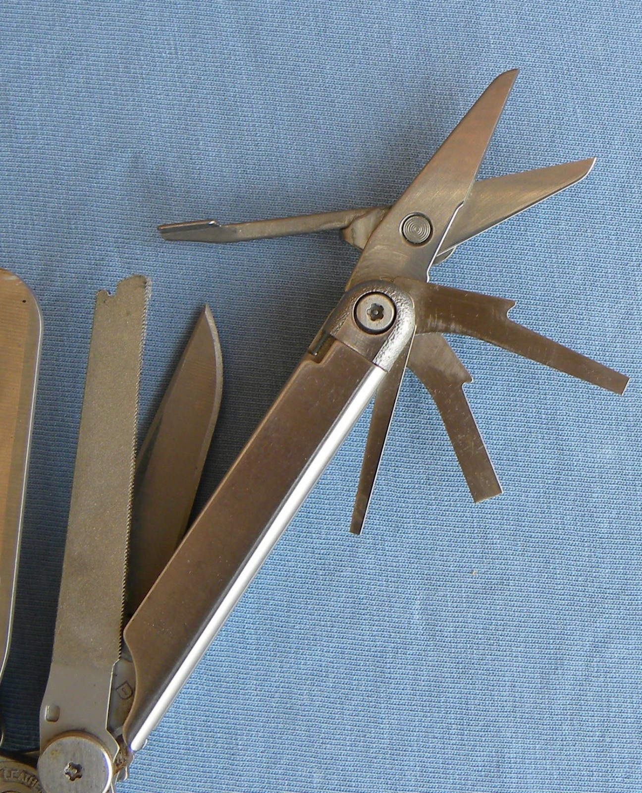 Leatherman Tool Wave w/Leather Sheath Multi-Tool, 07/00