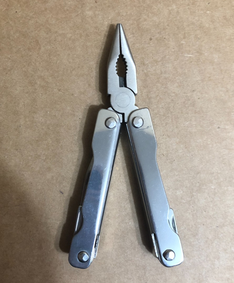 2.5″ Stainless Steel Pocket Multitool 6 in 1, Pliers, Knife, & More**