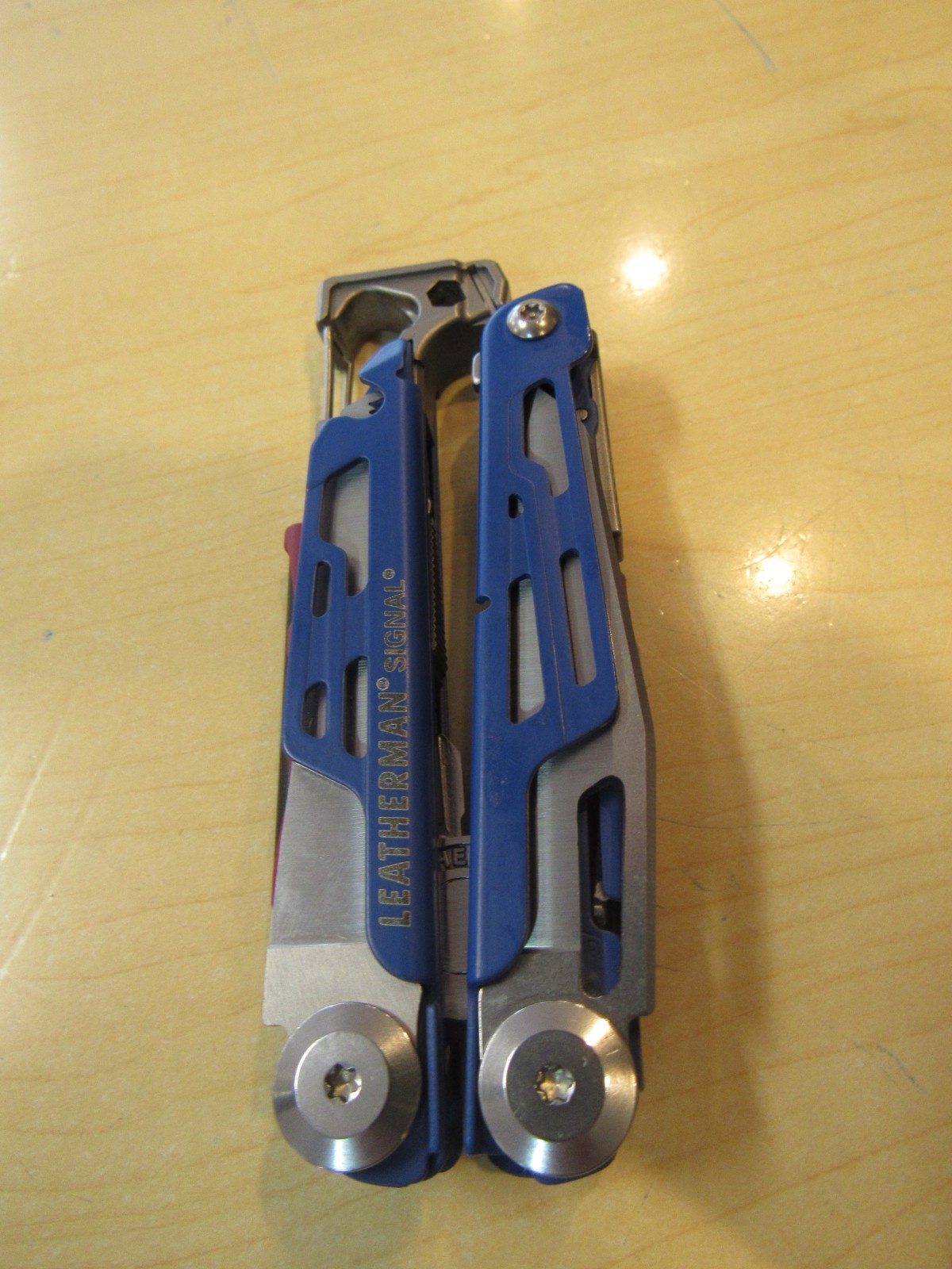 Leatherman SIGNAL Multi-Tool, 19 Tools – Blue Used But In Great Shape.