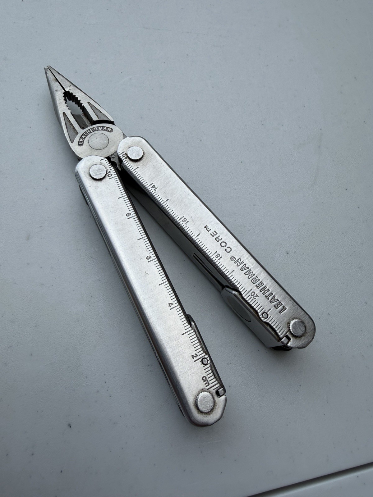 Leatherman Core Stainless Steel Multitool w/ Pliers, Knife – Discontinued –
