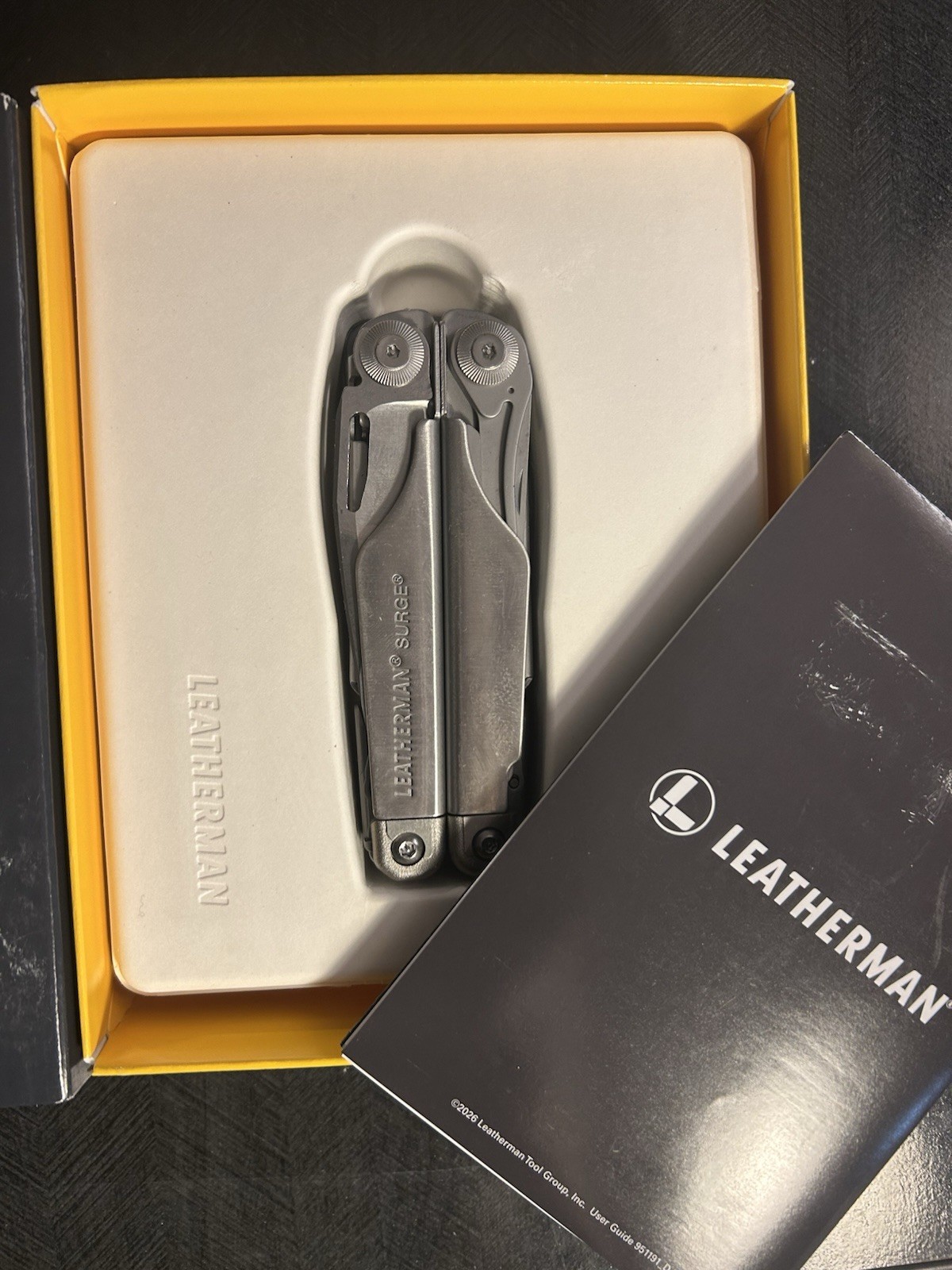 Leatherman Surge Multi-Tool Player W-21 Tools. Silver