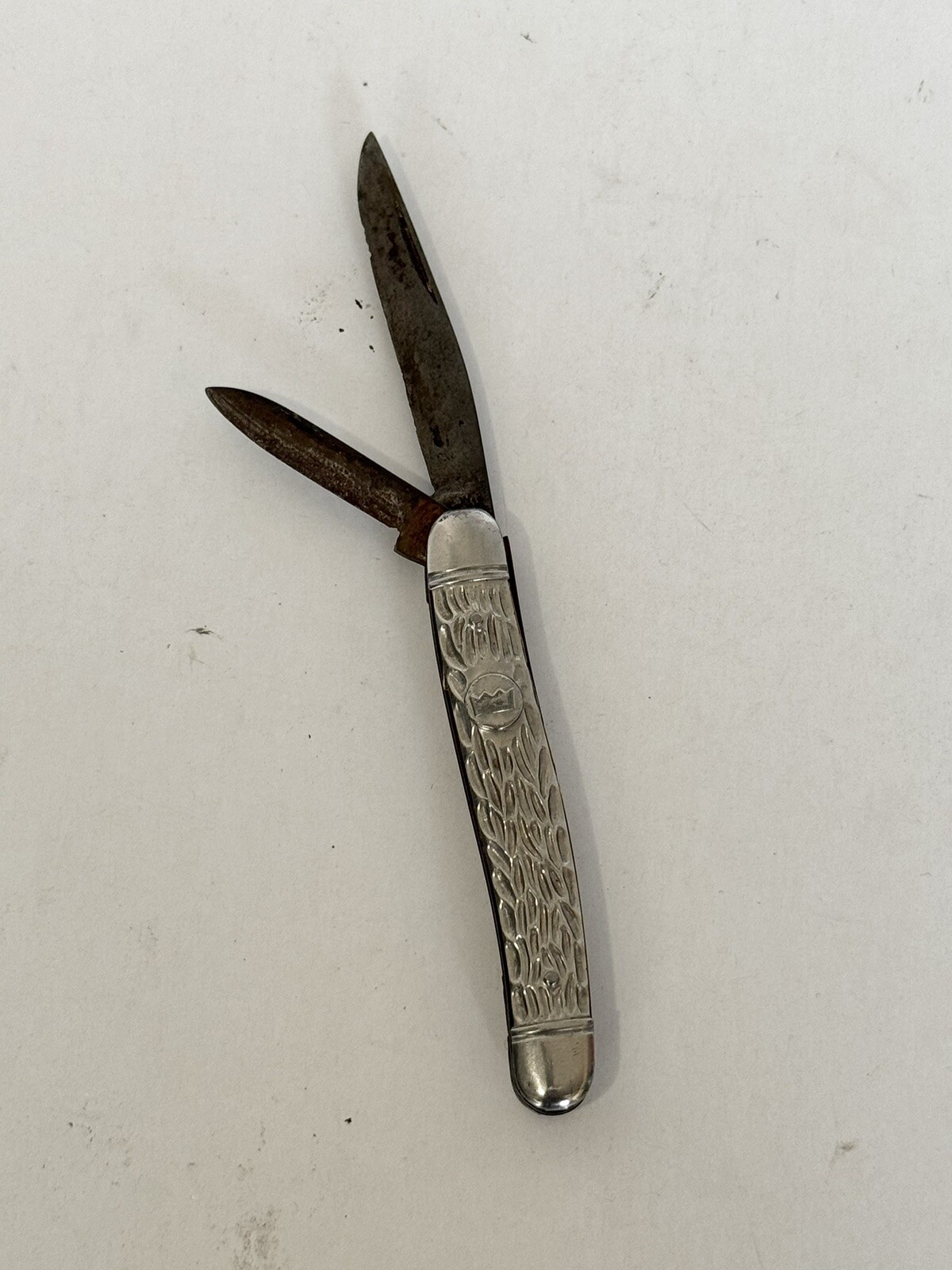 Vintage Imperial 2 Blade Pocket Knife Shield Logo Hunting Fishing Camping