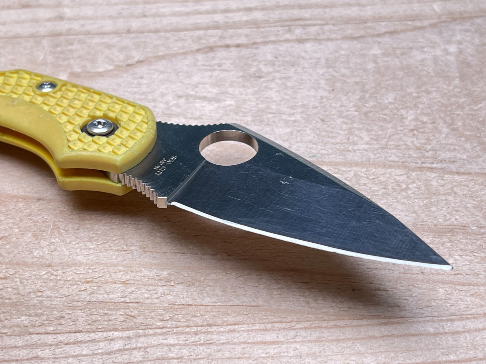 Spyderco Dragonfly Salt H1 Yellow Plain Edge Blade Folding Pocket Knife