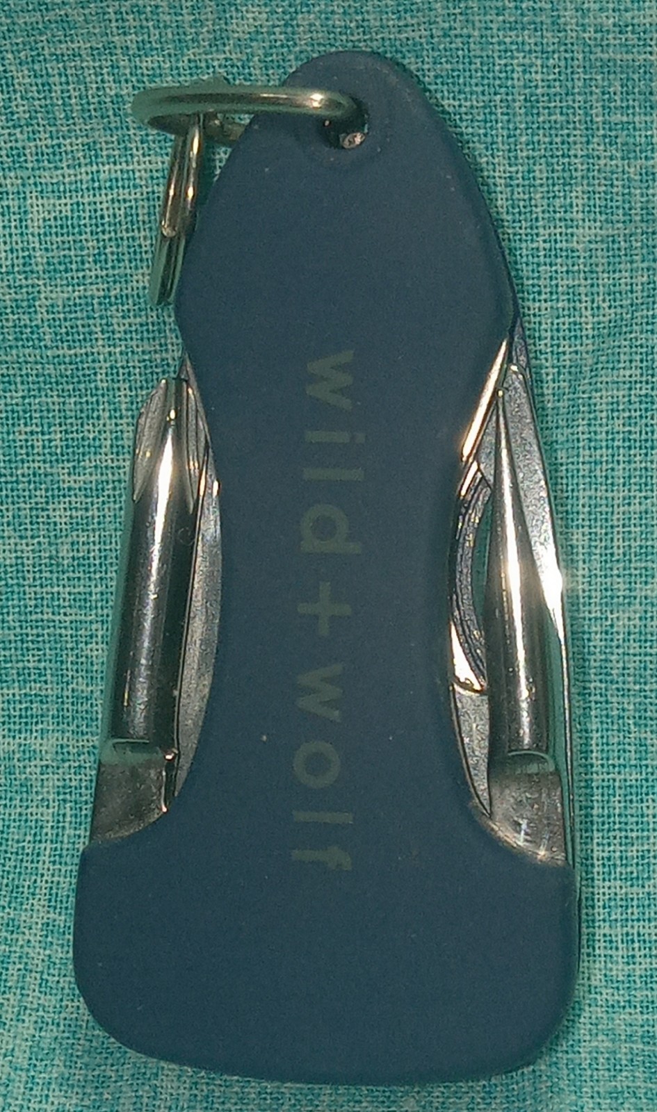WILD + WOLF 6 IN 1 KEYCHAIN POCKET MULTI-TOOL WITH LED FLASHLIGHT