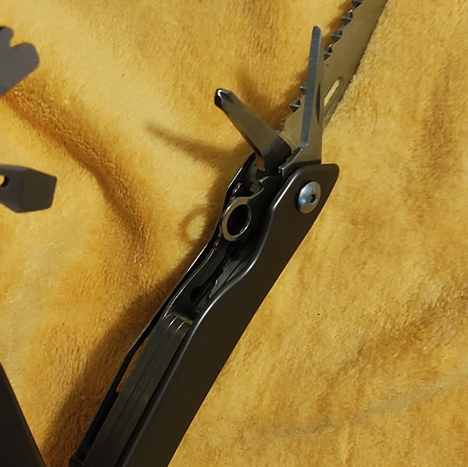 Cabela’s Multi-Tool 9 Tools Stainless Steel Pliers Knife Sheath Silver