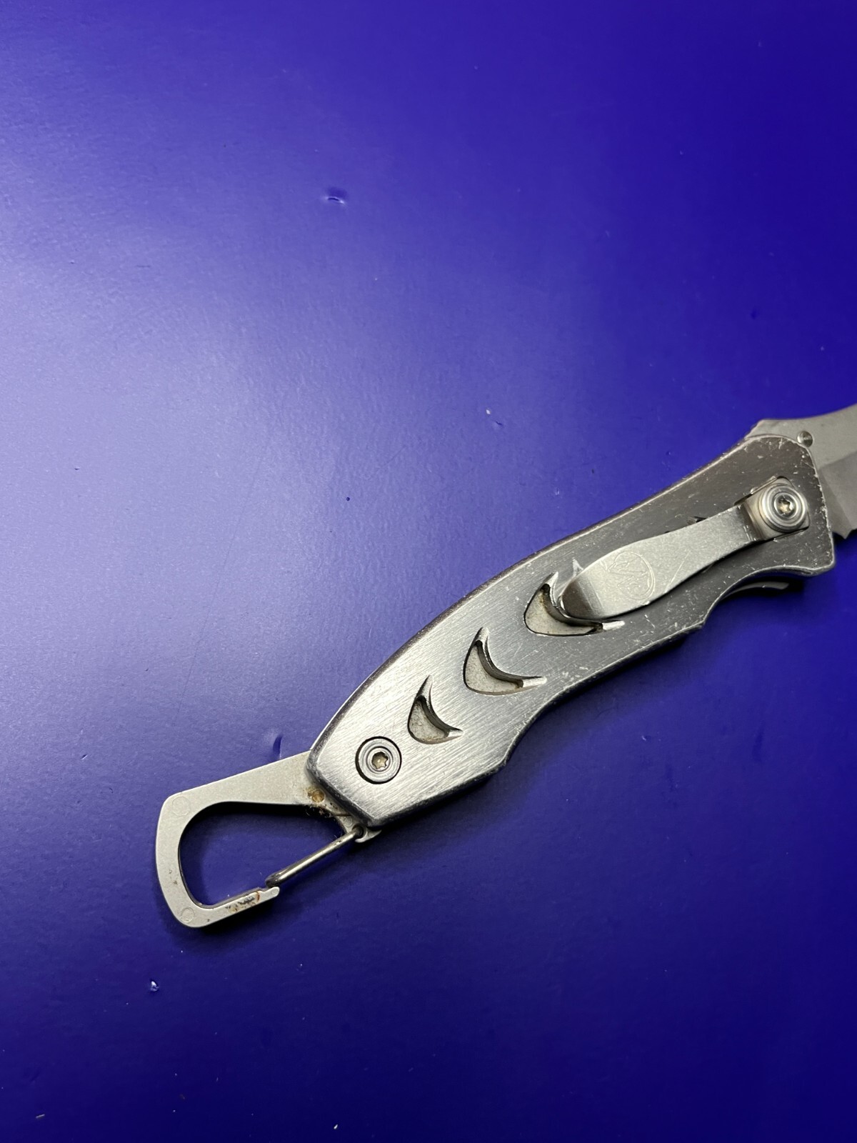 Leatherman C303 Folding Pocket Knife With Carabiner Clip