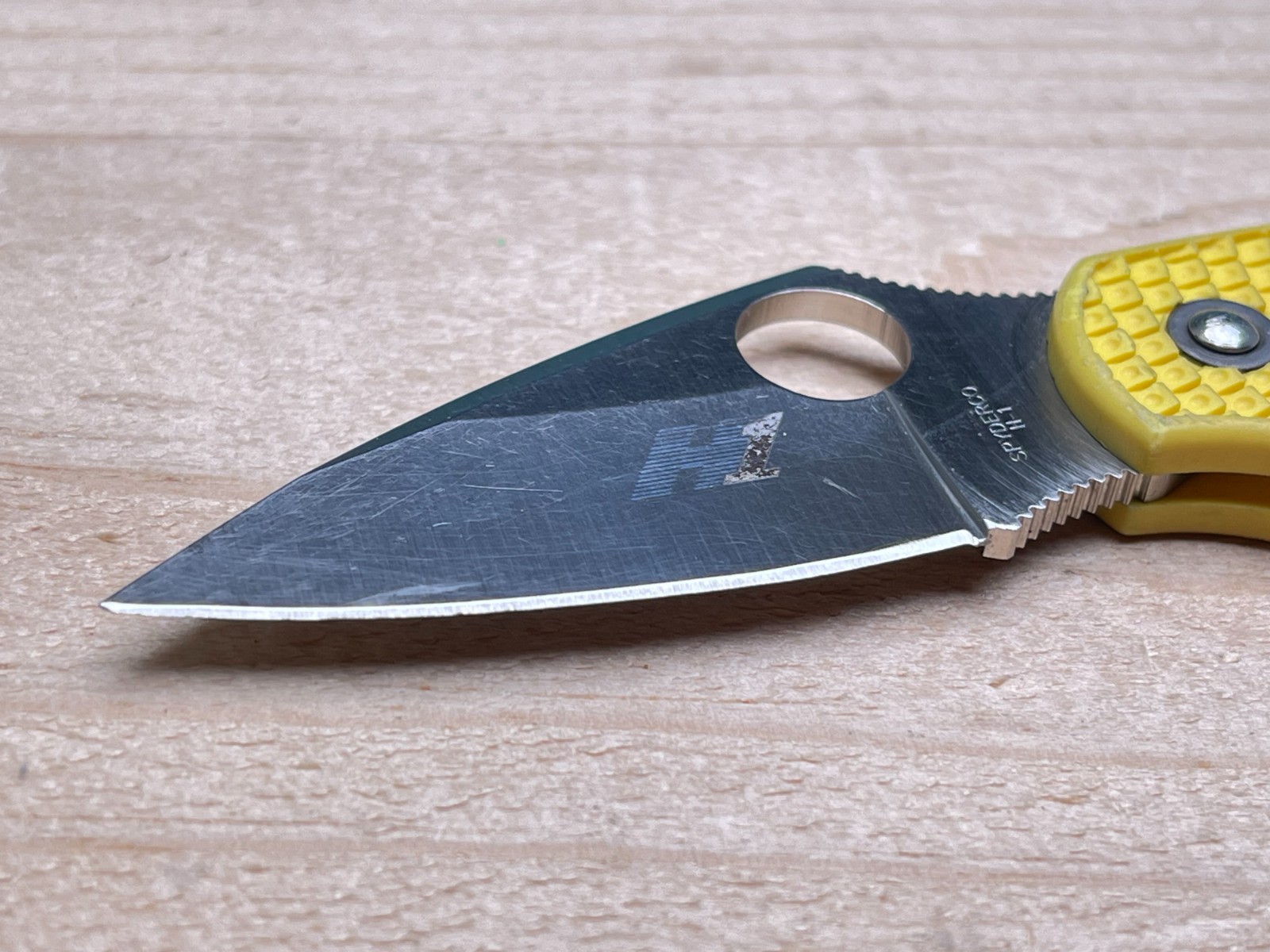 Spyderco Dragonfly Salt H1 Yellow Plain Edge Blade Folding Pocket Knife