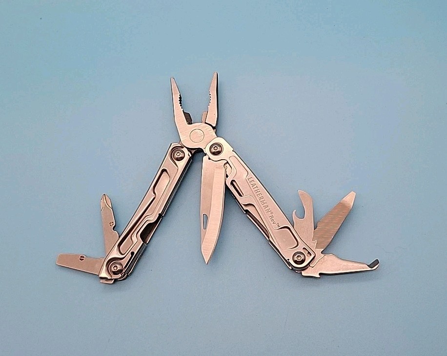 Leatherman Rev Multi-Tool – Pliers, Knife, Screwdrivers, Can Opener, File