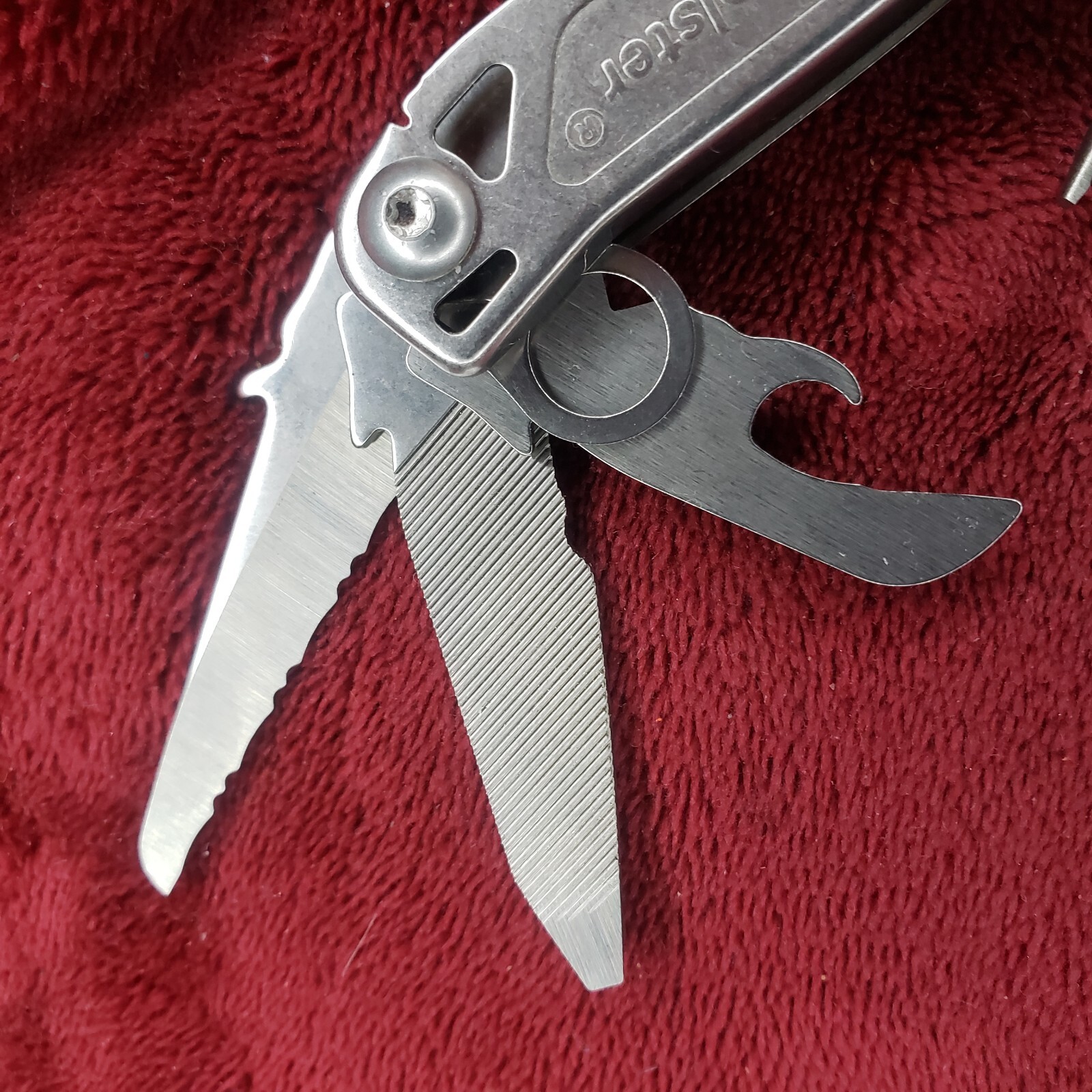 🔪 Leatherman Bolster Multi Tool with Sheath