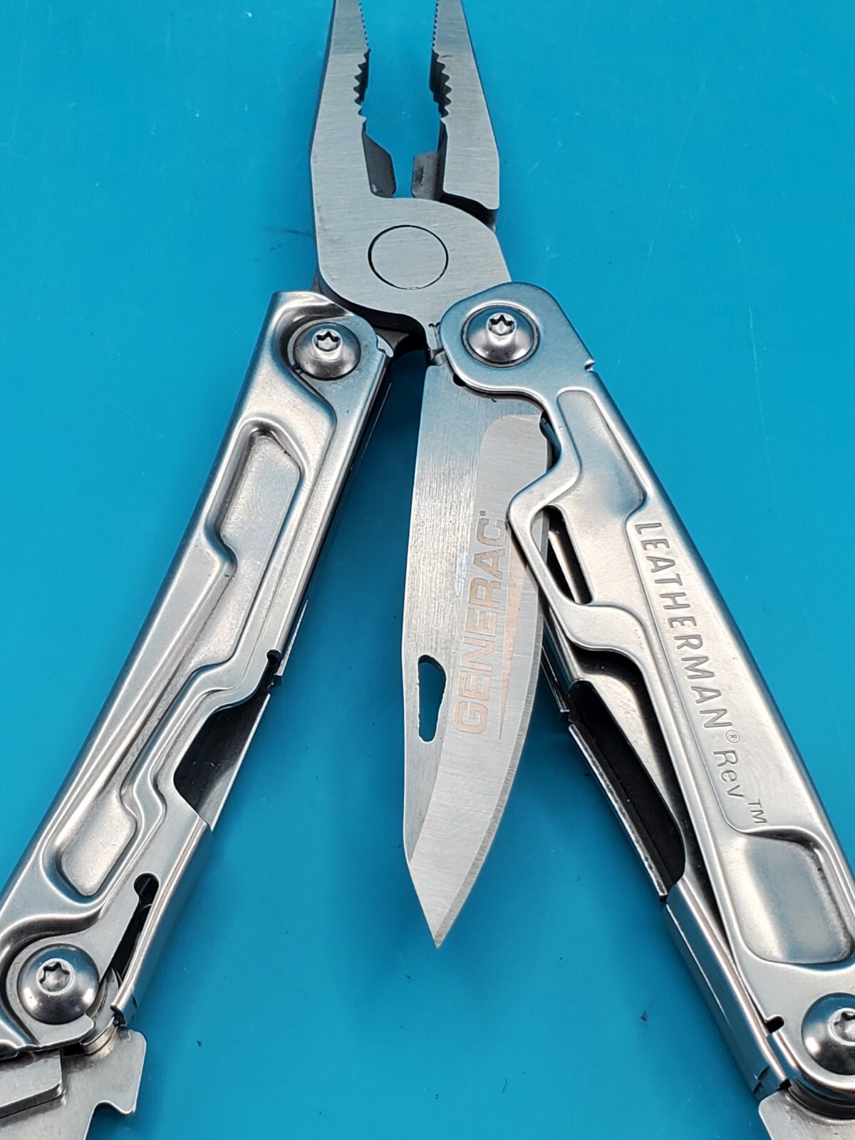 Leatherman Rev 3.8″ Multi-Tool, Stainless! *GENERAC BAY POWER SOLUTIONS*