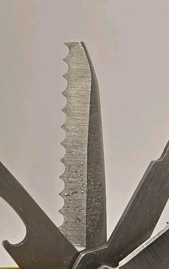 Cabelas Pocket Multi-Tool Flashlight Serrated Knife Can Opener Pliers Keychain
