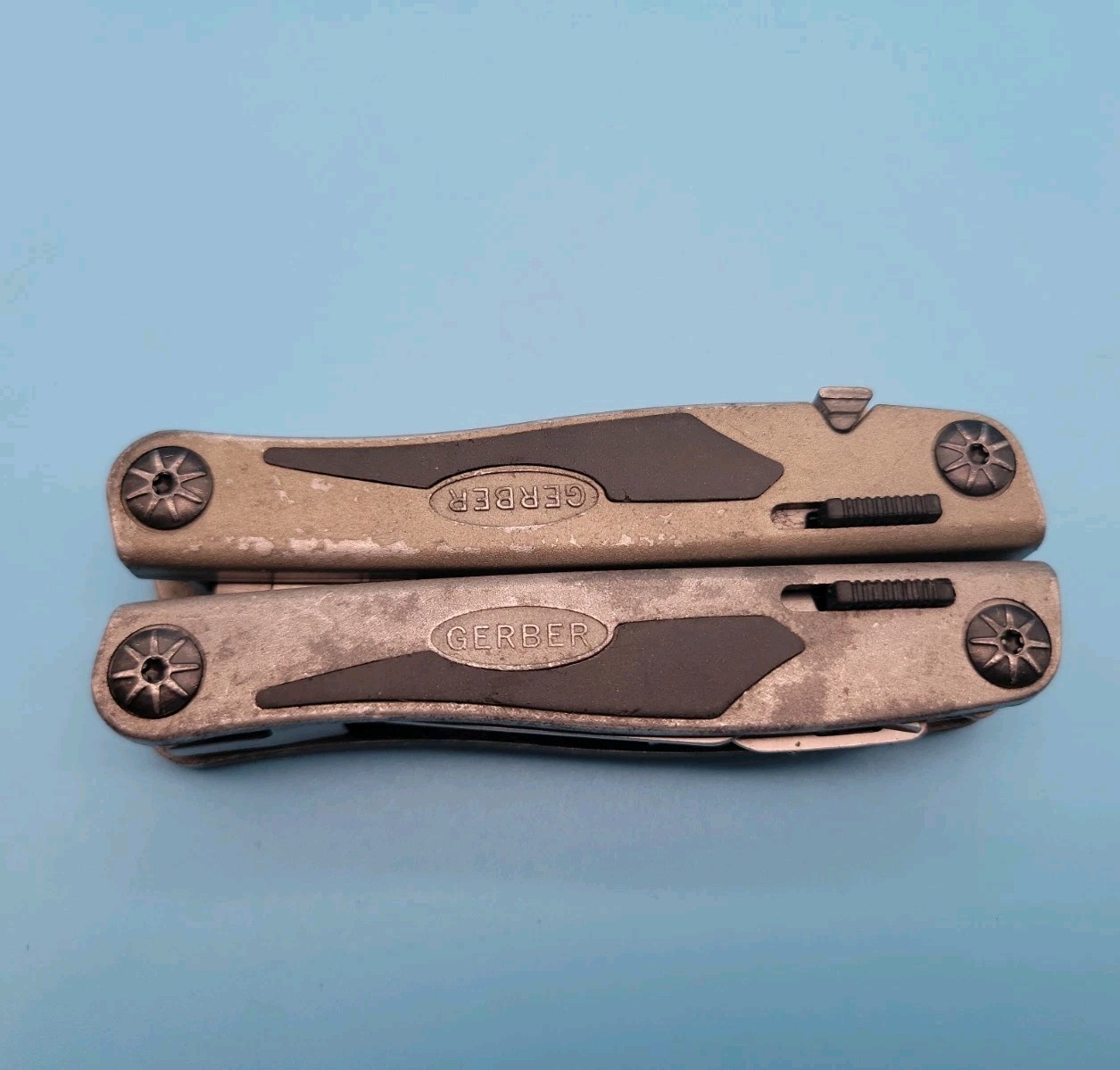 Gerber Urban Legend 700 Multi-Plier Multi Tool – Pliers, Scissors, Knife