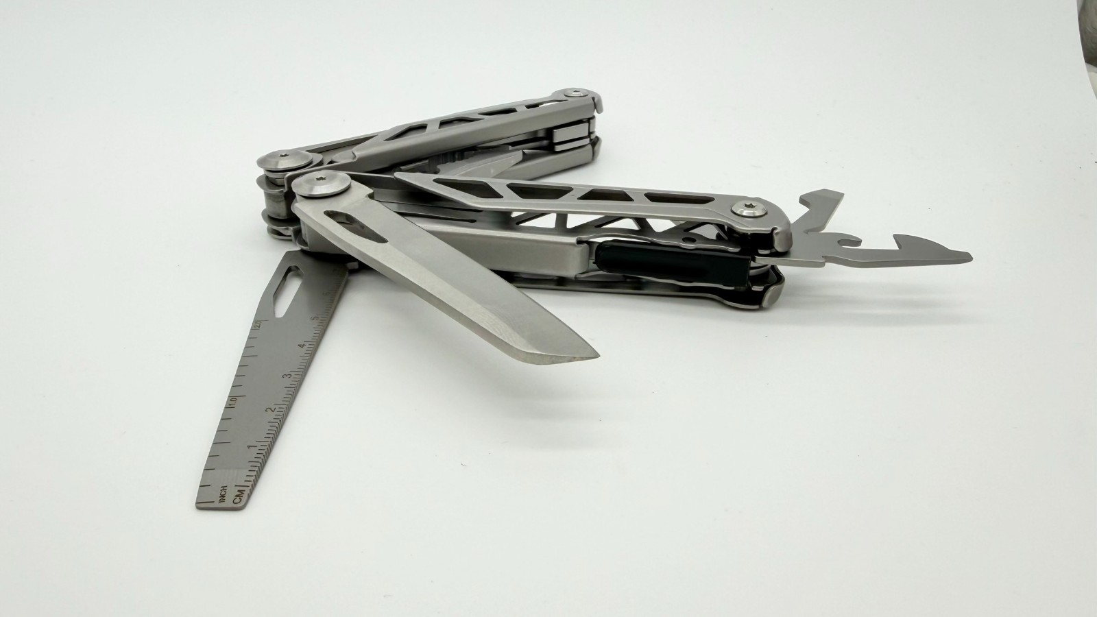 PERWIN 17-in-1 Multi-Tool Pliers Pocket Knife Saw Scissors File Self-Locking EDC