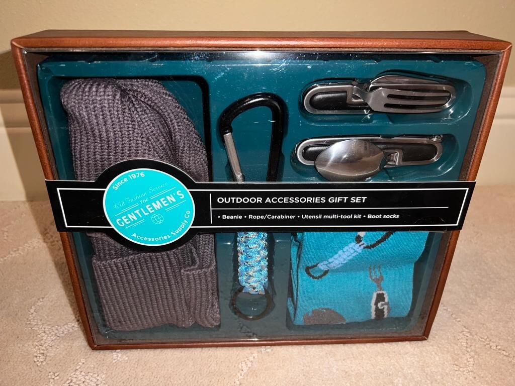 BRAND NEW THE GENTLEMEN’S OUTDOOR ACCESSORIES GIFT SET